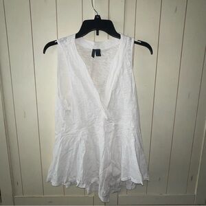 Left of Centre White Sleeveless Swing Split Top Size M